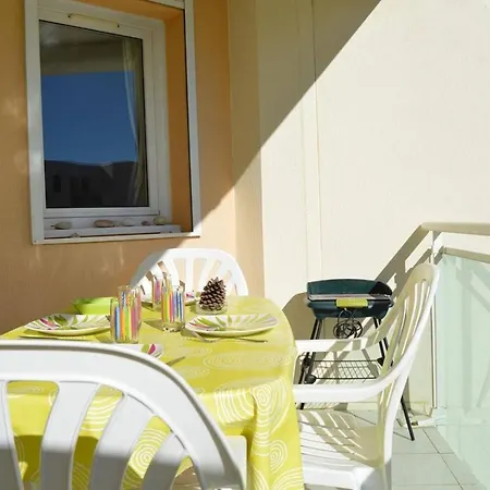 Apartment 2 Pieces 6 Couchages Cyprien Sc050-288a